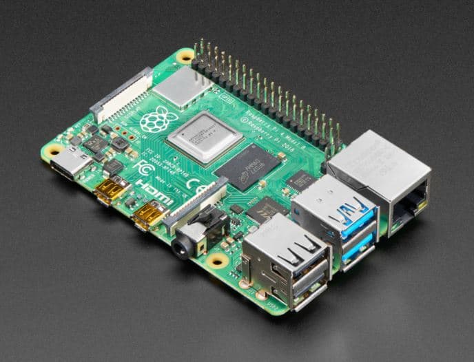 Raspberry Pi 4 Model B  (4 GB)
