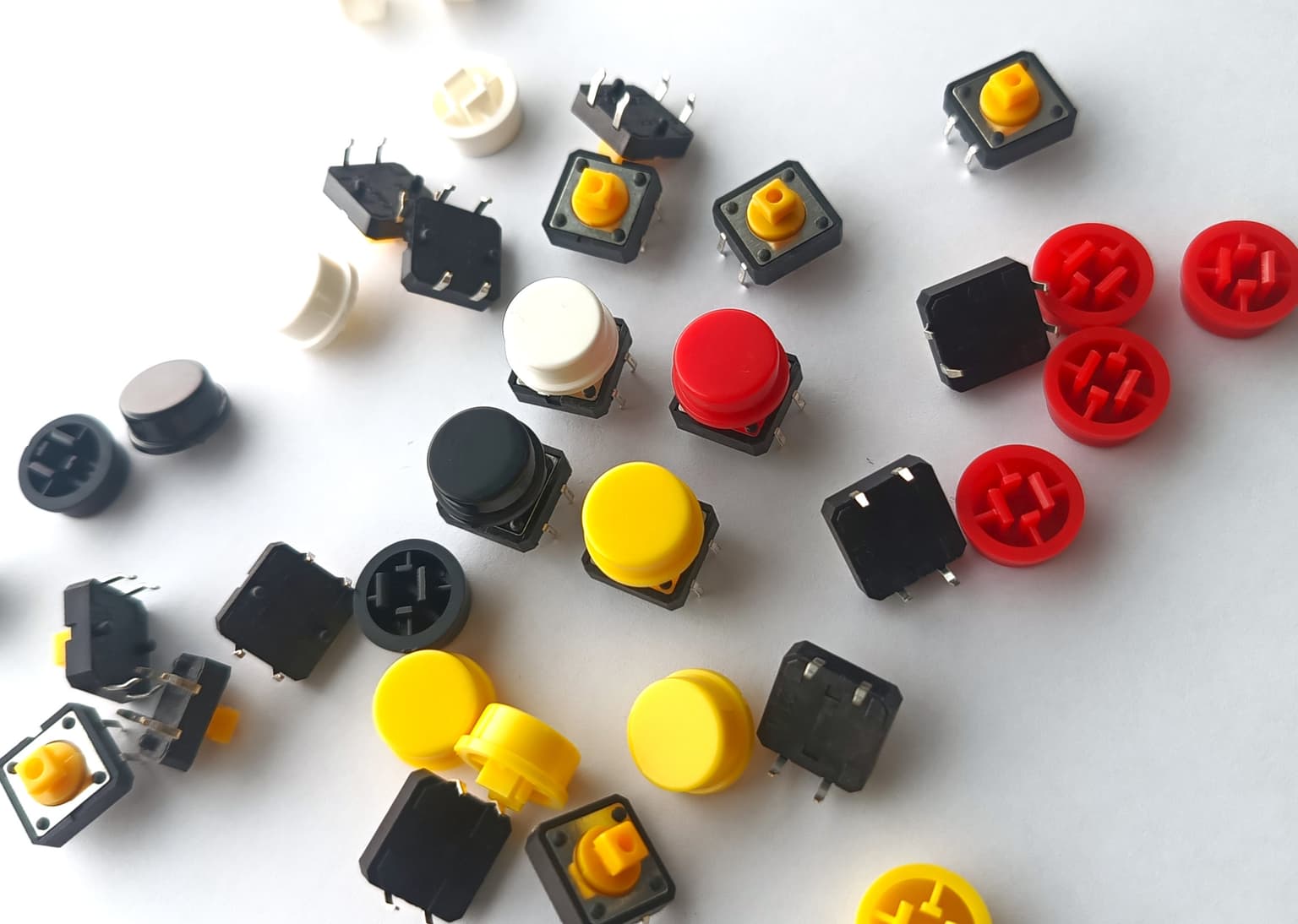 Momentary Pushbutton (5 pack) · imagen 1